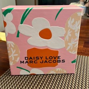 Daisy Love Marc Jacobs